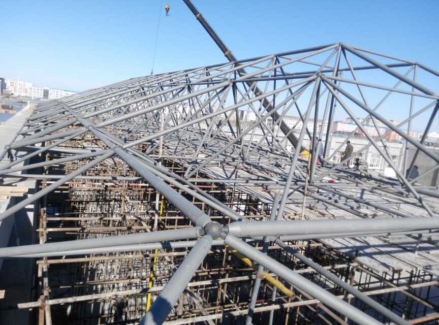 长沙商贸城屋顶网架工程